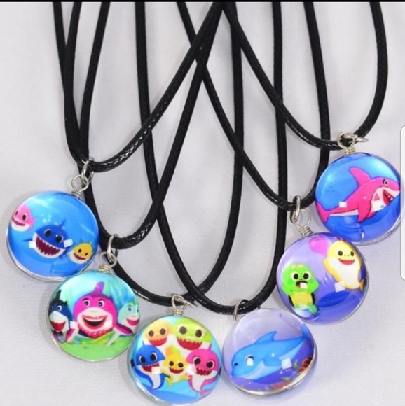 🦈Baby Shark Dble Sided Globe Necklace - Picture 2 of 6